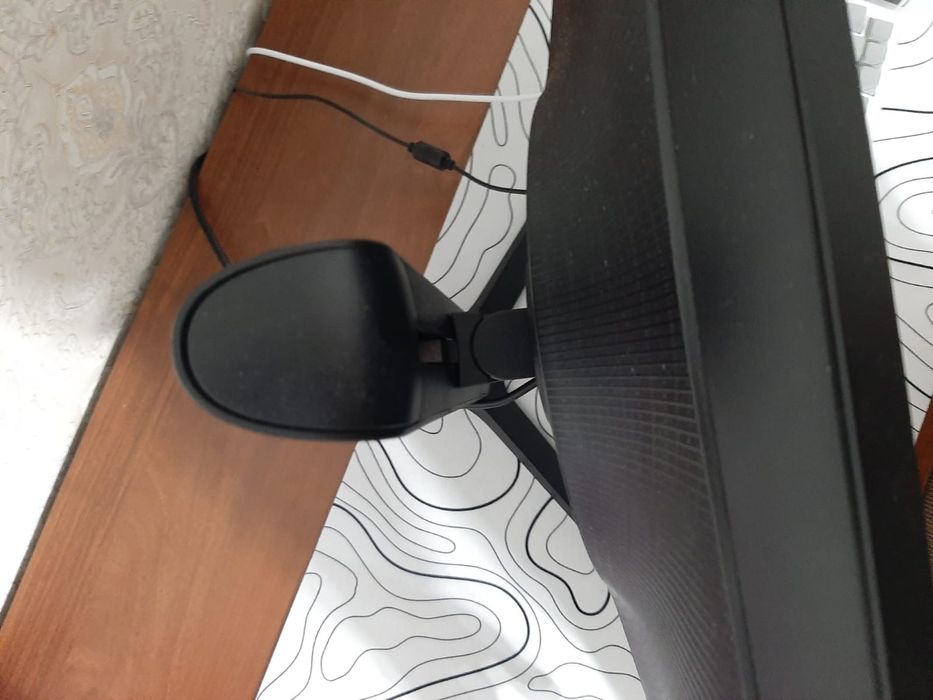 Монитор самсунг в хорошем состоянии