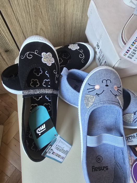 Нови боти frozen Lc Waikiki,гуменки sinsay,сандали sprandi