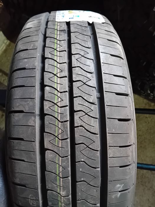 215 65 R 15 C Kumho vara
