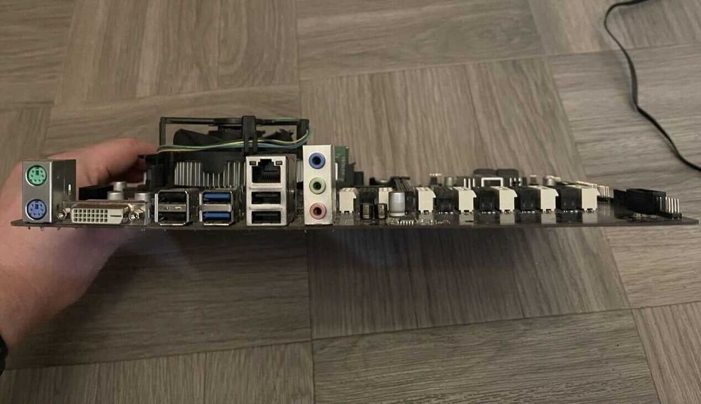 ASRock H110 Pro BTC+ (13x GPU) + CPU + 4GB DDR4 – комплект