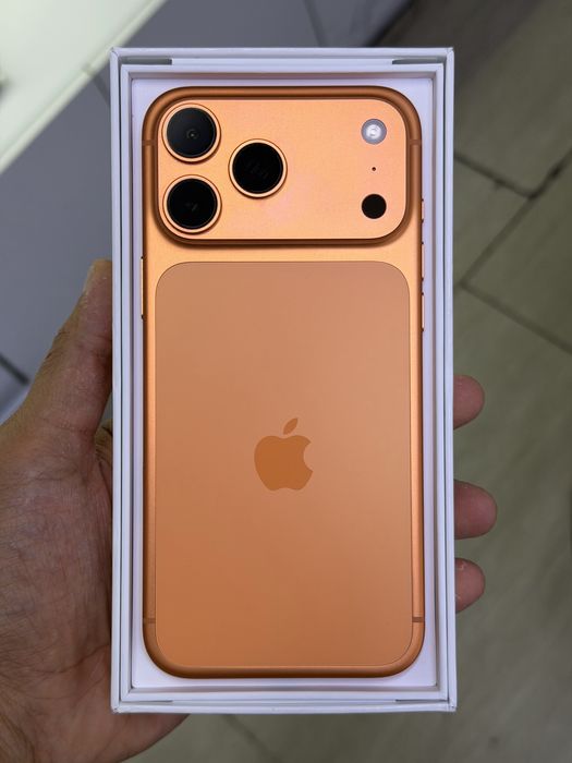 Продам iPhone 17 Pro Max 512 GB Cosmic Orange!