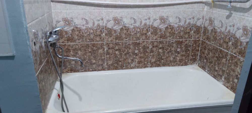 Однокомнатная квартира переделанная в 2. В районе ярмарки. Напротив РО