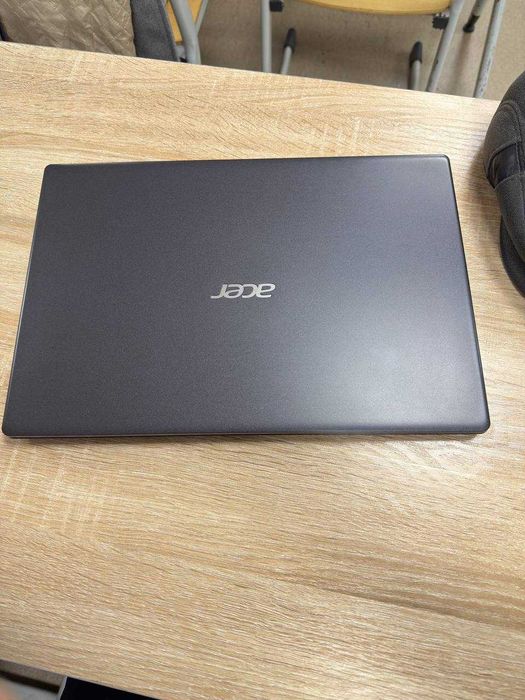 Acer aspire 3 noutbuk sotiladi