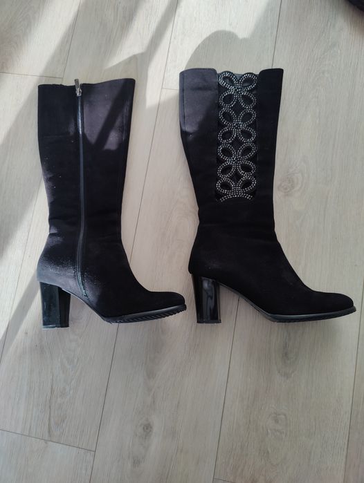 Продам женские сапоги