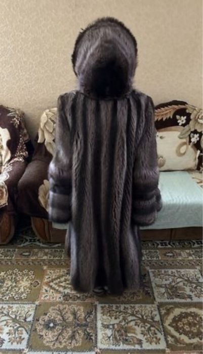Норкавая шуба длинная.