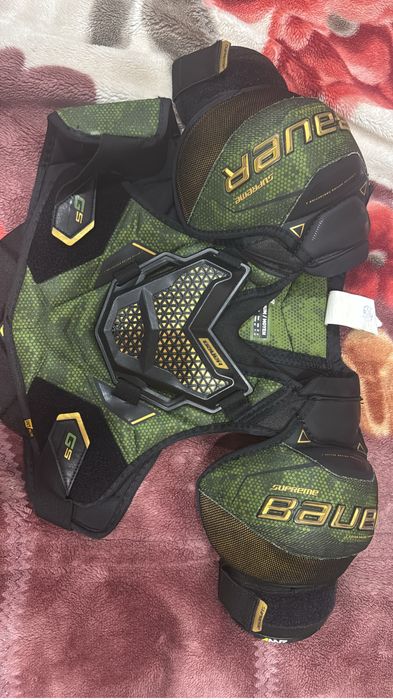 Продам хоккейную форму