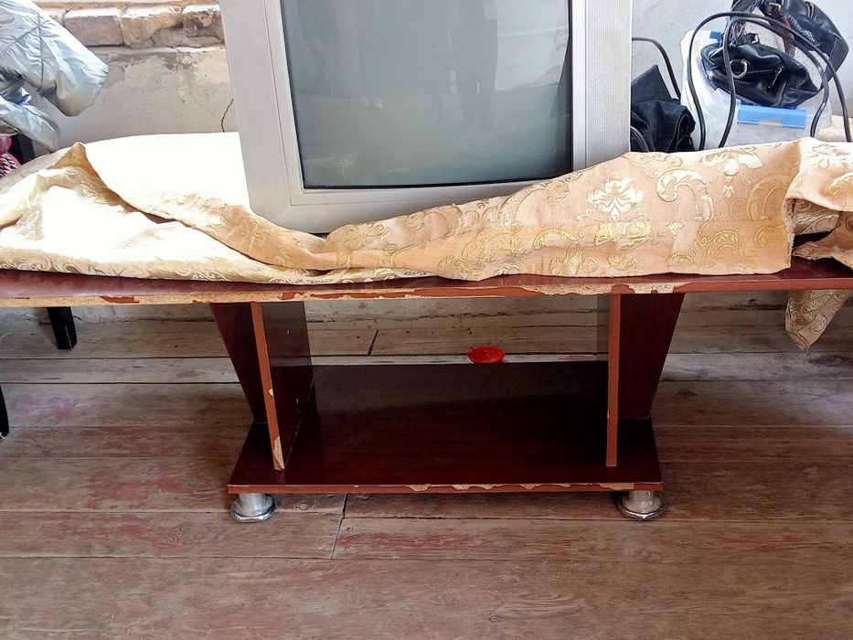 Televizor.pastavka.detski divan.shkaf2ta 2tali .trimol.