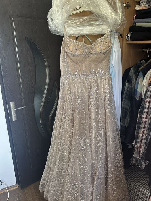 Rochie eleganta plina de paiete