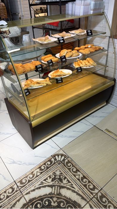 Ветриный холодильник 150000