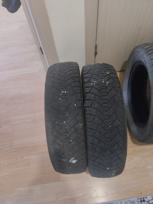 Продам зимнюю резину.