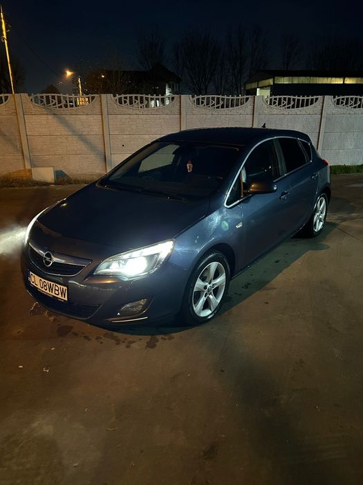 Se vinde opel astra j