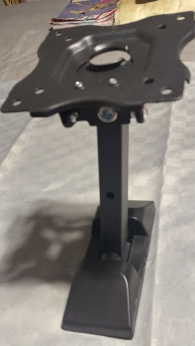 Стойка за стена за LED телевизор