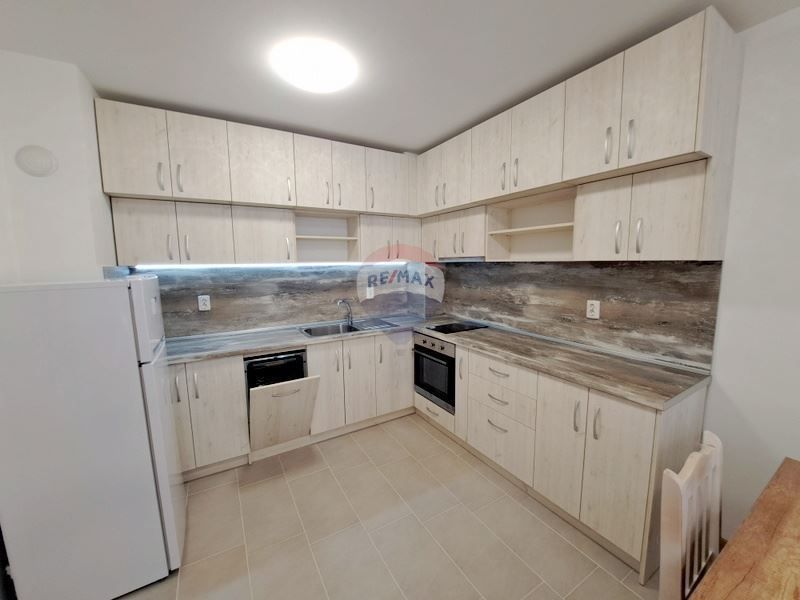 Дава се под наем Двустаен апартамент в Варна, Победа - 72 кв.м за 484.5 € - Снимка #5