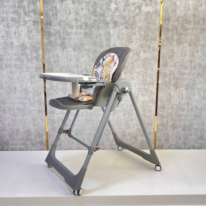 Скидка!!!Новый детский стульчик для кормление (новое в коробке)