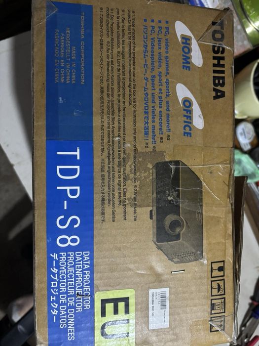 Видео проектор и сгъваем проектор