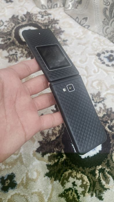 Flip Knopka telefonlar