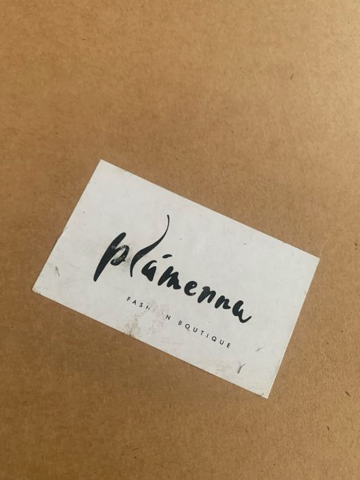 Велурена шапка на Plamena Fashion