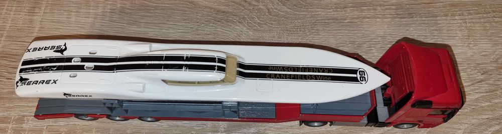 Se vinde macheta camion siku Mercedes