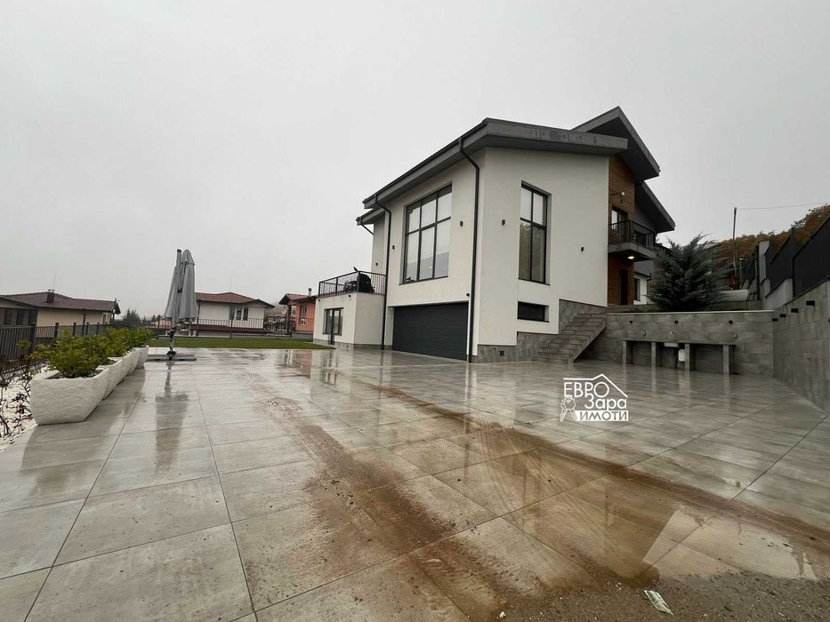 Продава се Къща в с. Малка Верея, Област Стара Загора - 395 кв.м за 1330 €/кв.м - Снимка #1