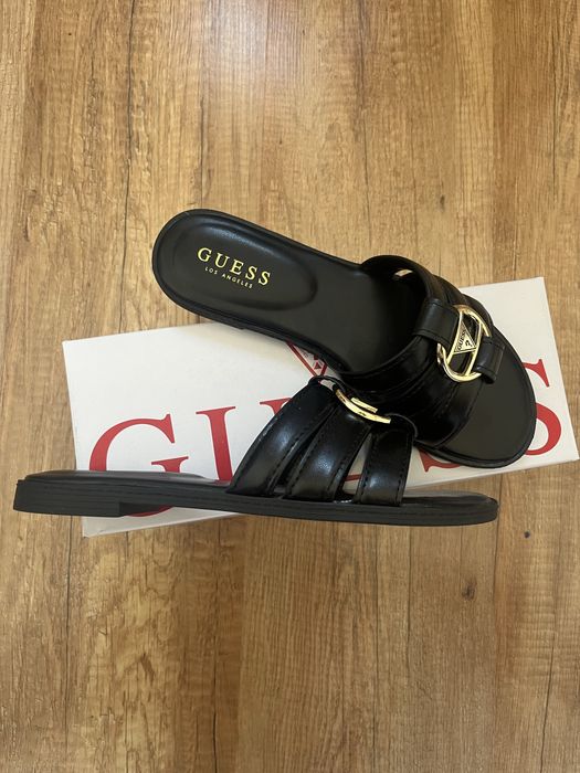 Черни чехли Guess