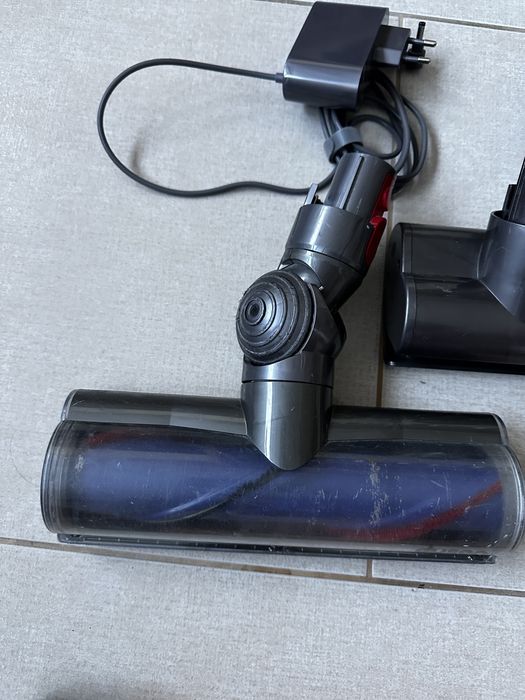 Прахосмукачка Dyson v11
