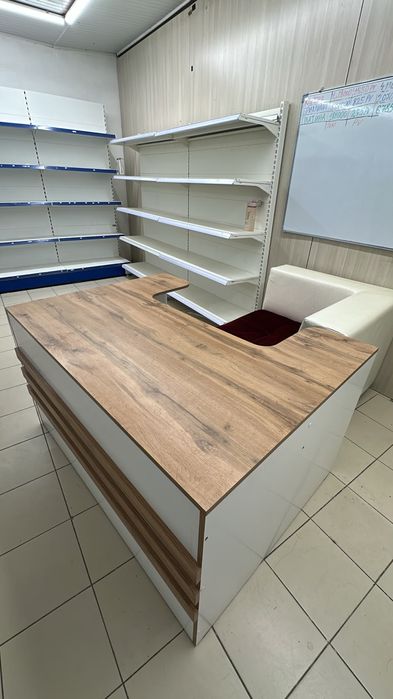 Ресепшен сатылады столымен бірге