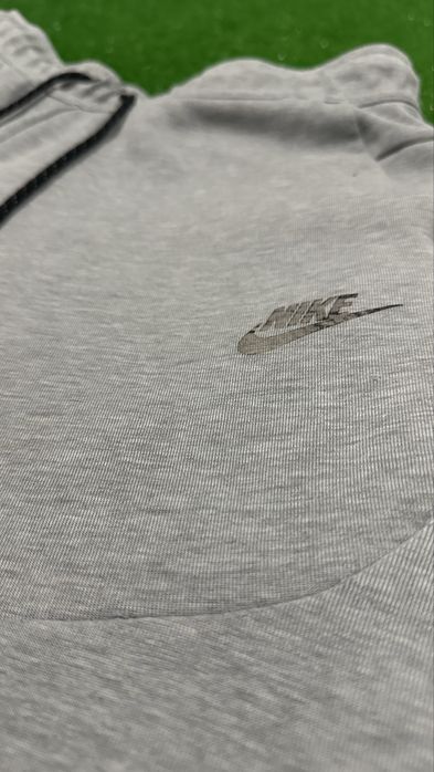 Долница nike tech fleece