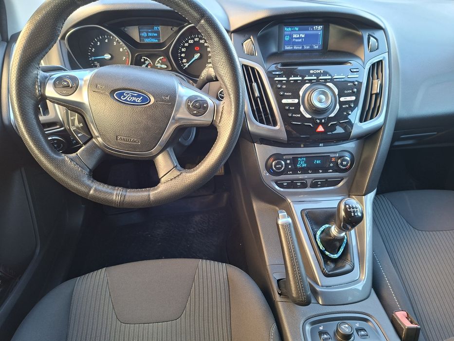 FORD Focus 2013 — imagine 5