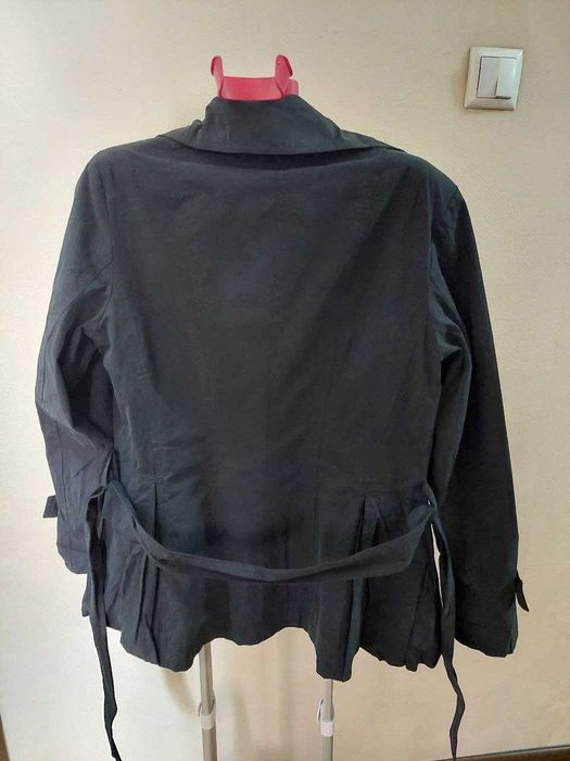 Продаётся куртка ветровка