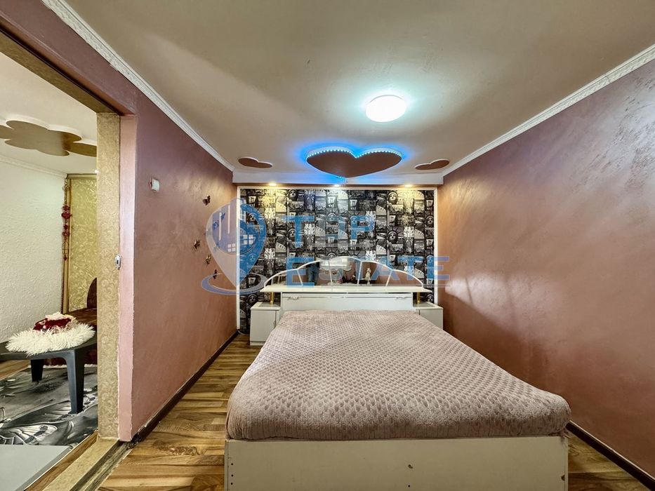 Обзаведена тухлена къща с прекрасен двор в град Полски Тръмбеш, облас