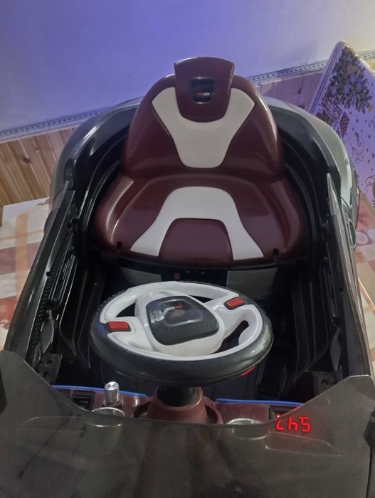 Акумулаторна детска кола