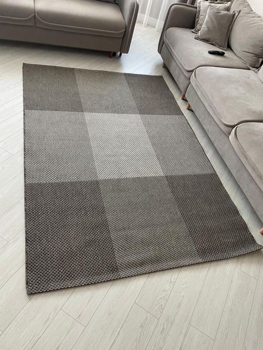 Ковер из шелковой нити