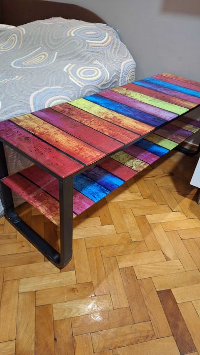 стъклена маса цветна