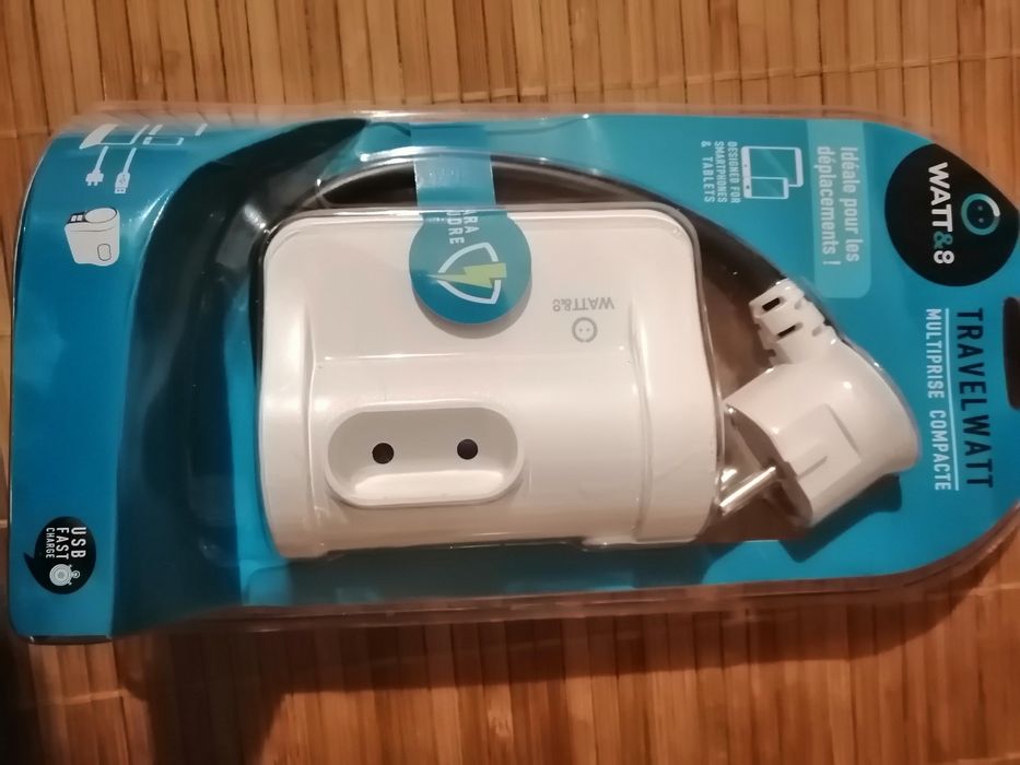 Туристически адаптер /2 usb