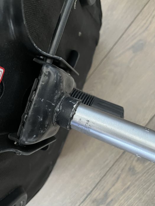 Продаю два офисных стула