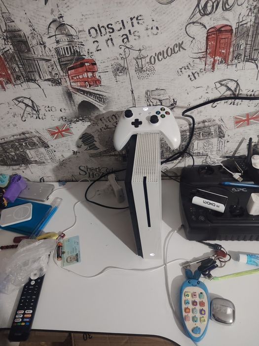 Продаю Xbox one s на 1ТБ