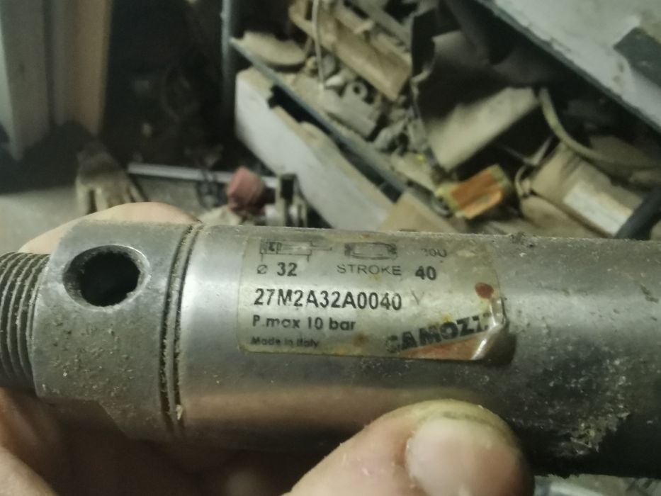 Piston  pneumatic