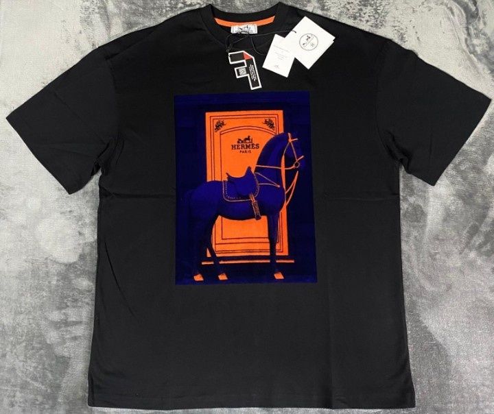 Vand tricou nou de barbati