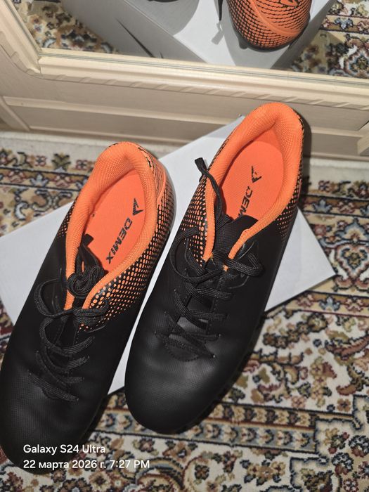 Продам бутцы на 43размер