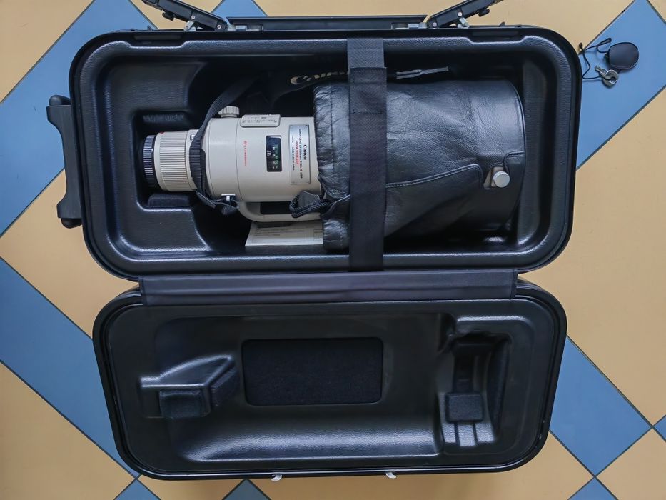 Canon EF 500mm f/4.0L IS USM -(Обектив)