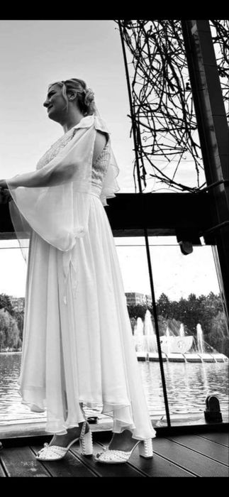 Vand rochie de mireasa din mătase naturala si sandale de mireasa