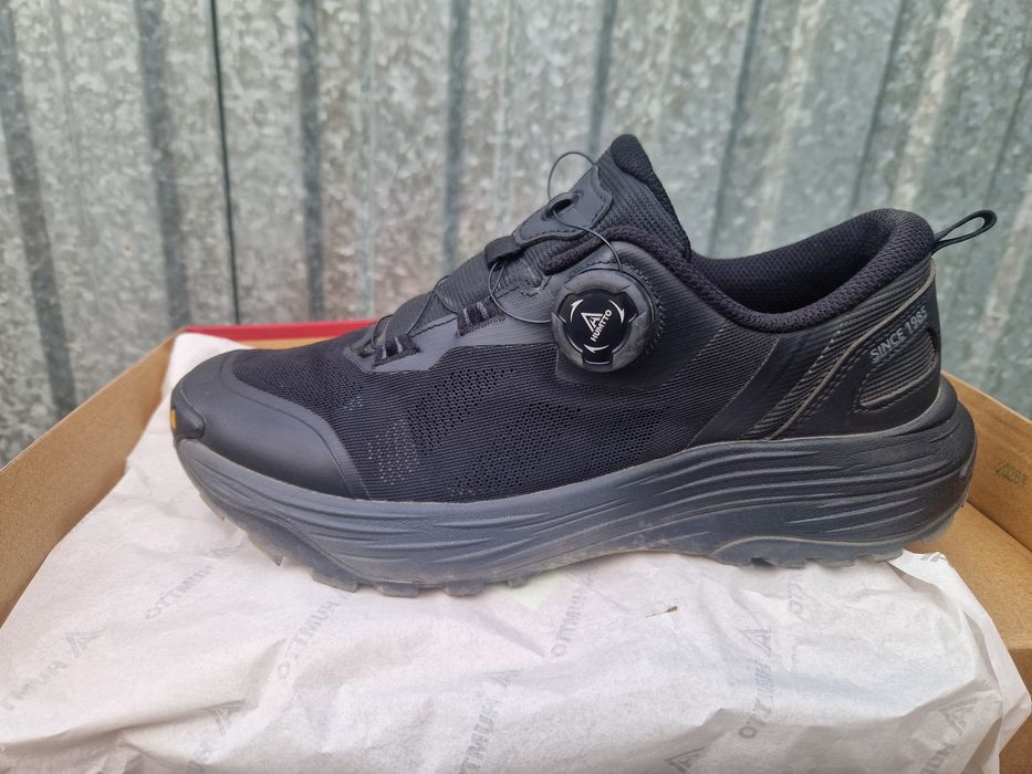 Продам  кроссовки