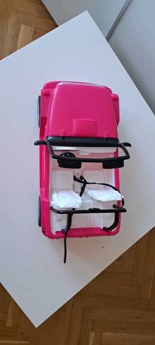 Къща на barbie, кола, джип