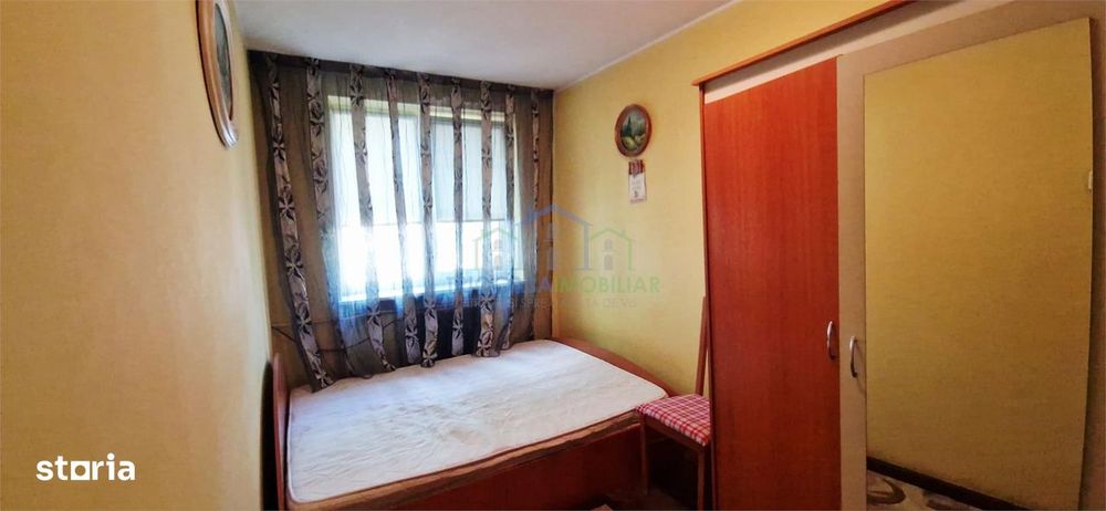 Apartament 4 Camere ,  Etaj 3 Din 4, 2 Bai, 2 Balcoane,  Calea Severin