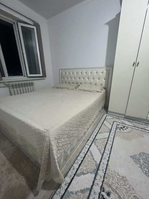 Проедается диван двухспальный