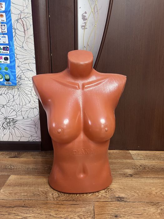 Киім кигізуге арналған монекен дене