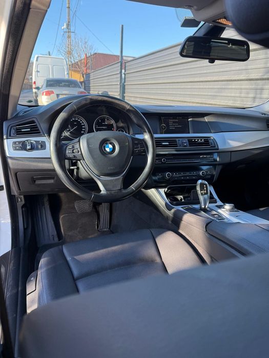 BMW Seria 5 F10  520D