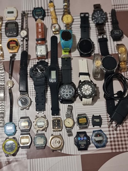 Най различни часовници със верижки и без в