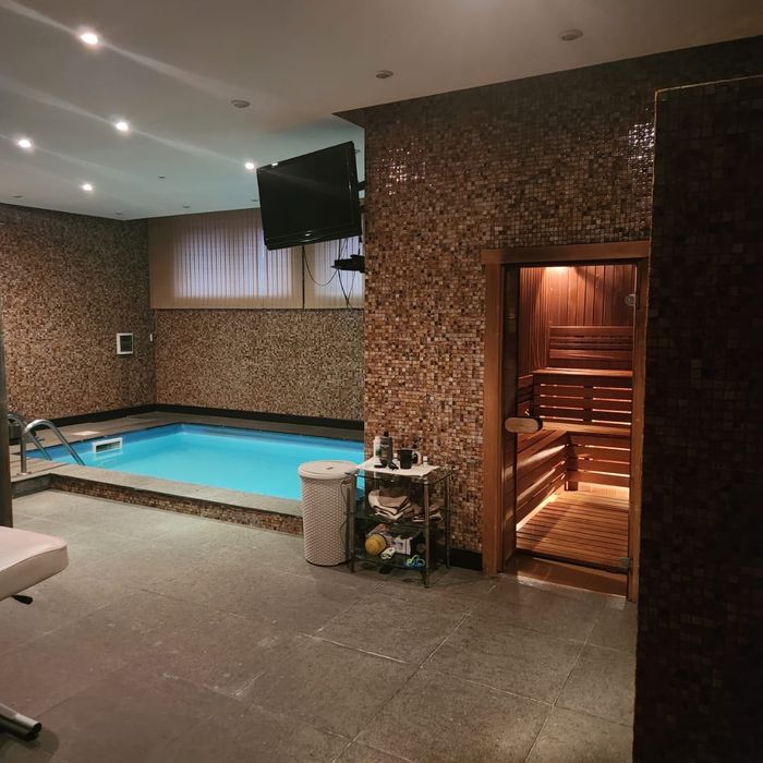 Дом в аренду с большим бассейном