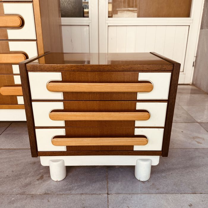 Италиански винтидж комплект – скрин + 2 нощни шкафчета (60–70-те)